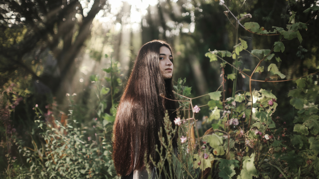 Comment Éviter les Cheveux Blancs : les Solutions Naturelles