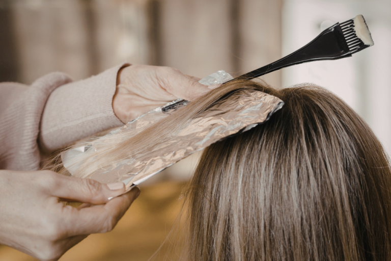Maux de Tête après Coloration Végétale : Pourquoi et Comment les Éviter ?