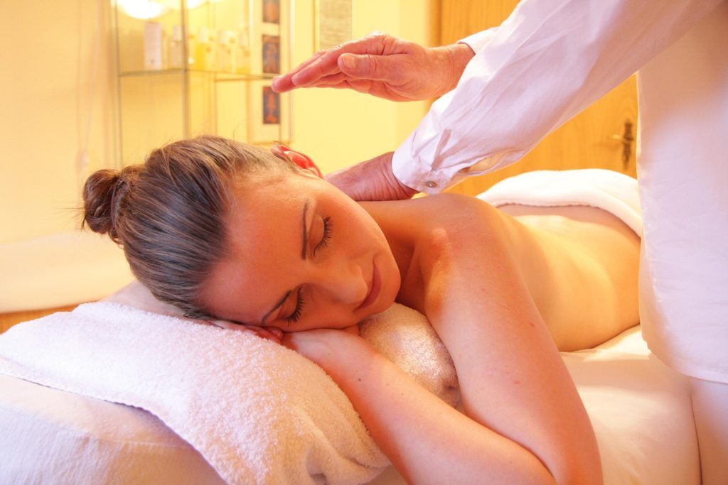 Comment enrichir sa pratique du massage Tuina grâce au massage intuitif ?